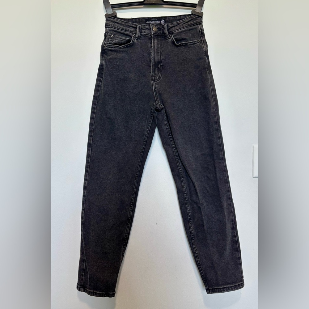 Stradivarius Mom Slim Fit Black Jeans